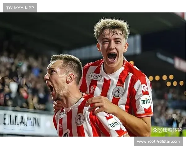 塞维利亚2-2埃因霍温,西甲荷甲劲旅对攻战平 塞维利亚2-2埃因霍温,西甲荷甲劲旅对攻战平